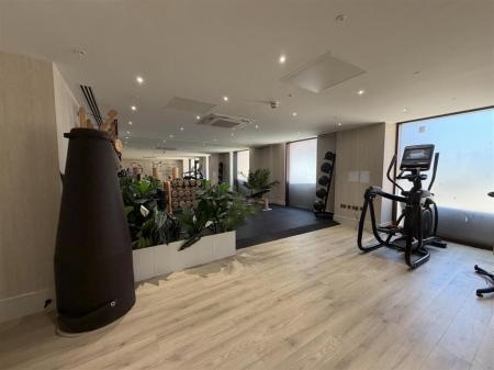 1 bedroom Flat to let in Horn Lane, London, W3