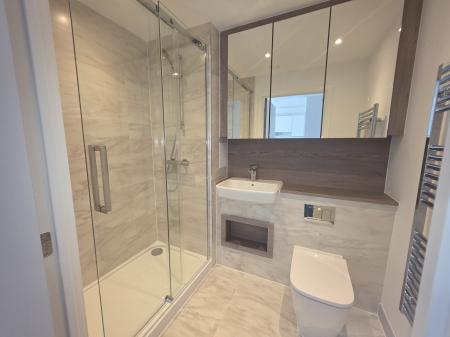 1 bedroom Flat to let in Horn Lane, London, W3