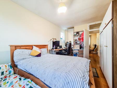 2 bedroom Flat to let in Osnaburgh Street, London, NW1