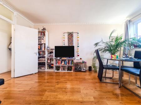 2 bedroom Flat to let in Osnaburgh Street, London, NW1
