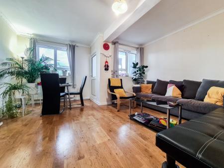2 bedroom Flat to let in Osnaburgh Street, London, NW1