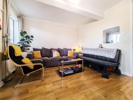2 bedroom Flat to let in Osnaburgh Street, London, NW1