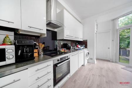 2 bedroom Flat for sale in Sevington Road, Hendon, London, NW4