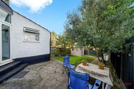2 bedroom Flat for sale in Sevington Road, Hendon, London, NW4