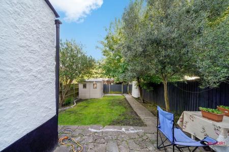 2 bedroom Flat for sale in Sevington Road, Hendon, London, NW4