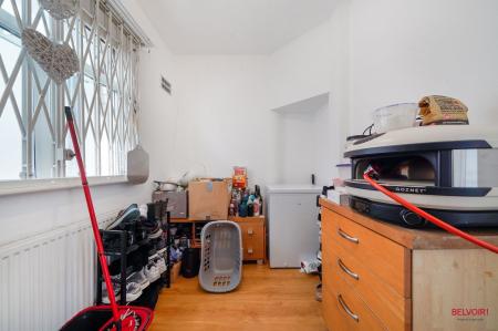 2 bedroom Flat for sale in Sevington Road, Hendon, London, NW4