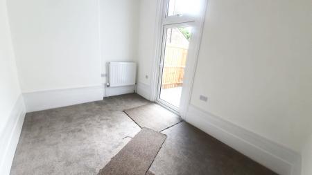1 bedroom Flat to let in Ballards Lane, Finchley, London, N3