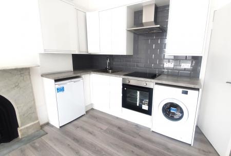 1 bedroom Flat to let in Ballards Lane, Finchley, London, N3