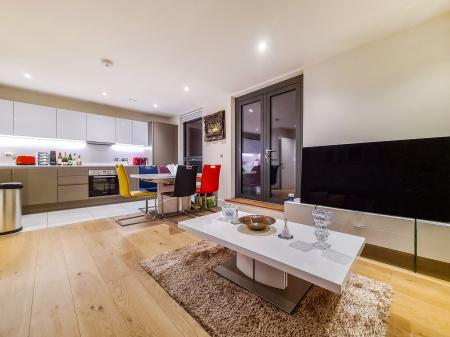 2 bedroom Flat to let in Empire Way, Wembley, HA9