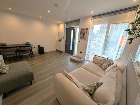 2 bedroom Flat to let in Bute Close, London, Colindale, NW9