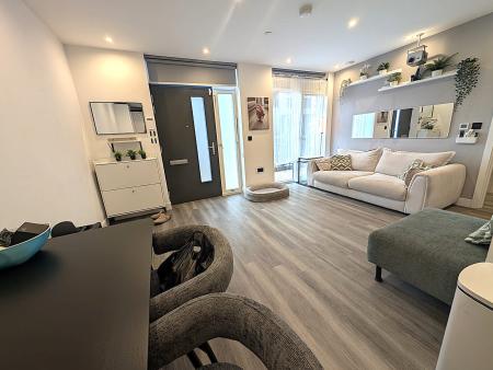 2 bedroom Flat to let in Bute Close, London, Colindale, NW9