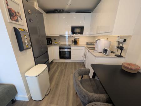2 bedroom Flat to let in Bute Close, London, Colindale, NW9
