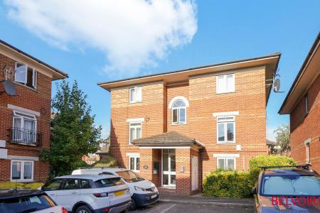 1 bedroom Flat for sale in 12 Swynford Gardens, Hendon, London, NW4