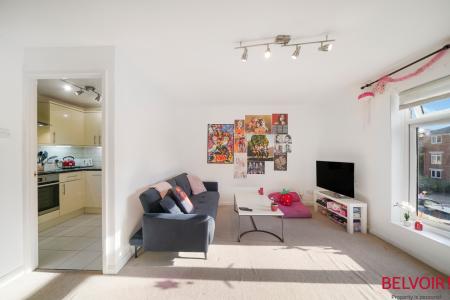 1 bedroom Flat for sale in 12 Swynford Gardens, Hendon, London, NW4