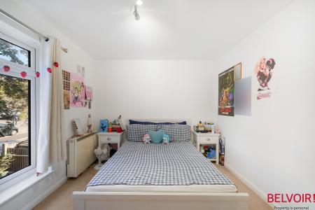 1 bedroom Flat for sale in 12 Swynford Gardens, Hendon, London, NW4
