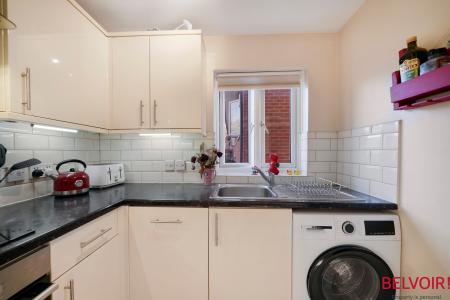 1 bedroom Flat for sale in 12 Swynford Gardens, Hendon, London, NW4