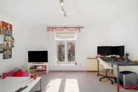 1 bedroom Flat for sale in 12 Swynford Gardens, Hendon, London, NW4