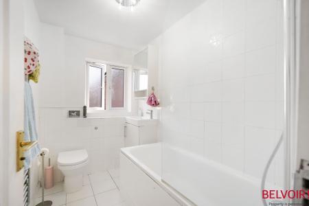 1 bedroom Flat for sale in 12 Swynford Gardens, Hendon, London, NW4