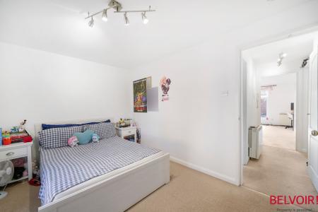 1 bedroom Flat for sale in 12 Swynford Gardens, Hendon, London, NW4