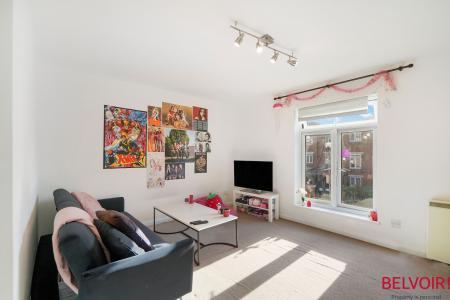 1 bedroom Flat for sale in 12 Swynford Gardens, Hendon, London, NW4