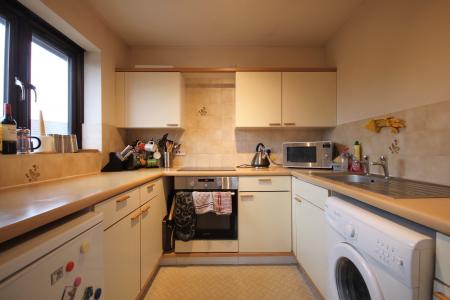 2 bedroom Flat to let in 2 Falcon Way, Colindale, London, NW9