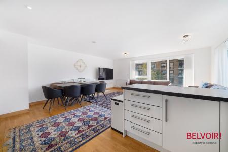 2 bedroom Flat for sale in Zodiac Close, Edgware, HA8