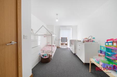 2 bedroom Flat for sale in Zodiac Close, Edgware, HA8