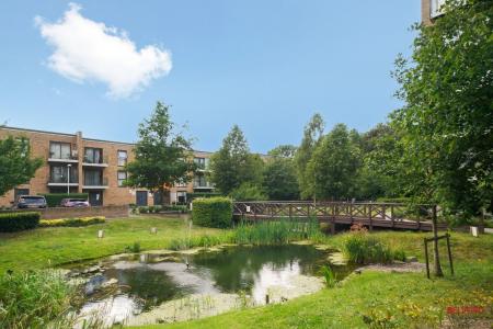 2 bedroom Flat for sale in Zodiac Close, Edgware, HA8
