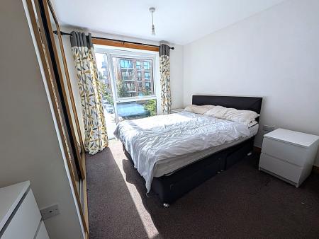 2 bedroom Flat to let in Zodiac Close, Edgware, HA8