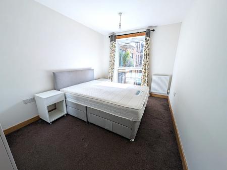 2 bedroom Flat to let in Zodiac Close, Edgware, HA8