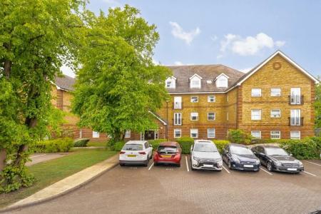 1 bedroom Flat for sale in Wilshaw Close, Hendon, London, NW4