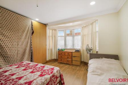3 bedroom Semi-detached house to let in Third Avenue, London, E12