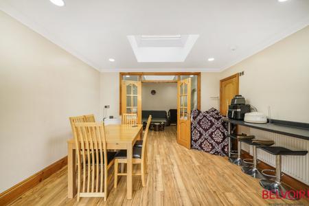 3 bedroom Semi-detached house to let in Third Avenue, London, E12