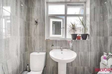 3 bedroom Semi-detached house to let in Third Avenue, London, E12