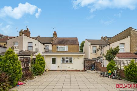 3 bedroom Semi-detached house to let in Third Avenue, London, E12