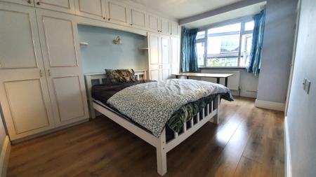 Watford Way, Hendon, London, NW4