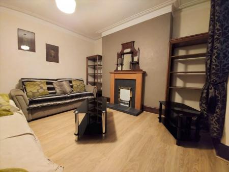 2 bedroom Flat to let in Church Street, Woodside, Aberdeen, AB24