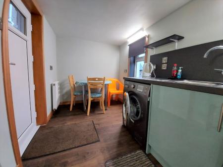 2 bedroom Flat to let in Church Street, Woodside, Aberdeen, AB24