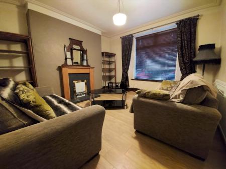 2 bedroom Flat to let in Church Street, Woodside, Aberdeen, AB24
