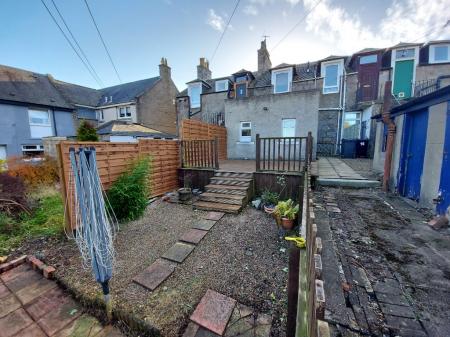 2 bedroom Flat to let in Church Street, Woodside, Aberdeen, AB24