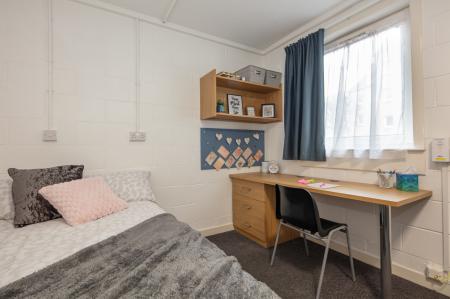 7 bedroom Flat share to let in St Peter Street, Aberdeen, AB24