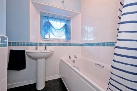 2 bedroom Flat for sale in 22A Loanhead Terrace, Rosemount, Aberdeen, AB25