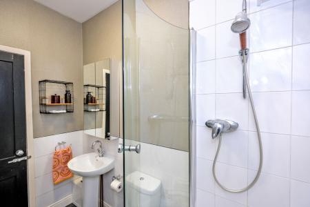 1 bedroom Flat for sale in 274 Hardgate, The City Centre, Aberdeen, AB10