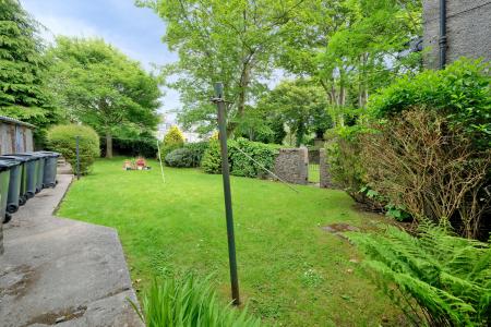 2 bedroom Flat for sale in 54 Balmoral Place, The City Centre, Aberdeen, AB10