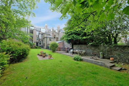 2 bedroom Flat for sale in 54 Balmoral Place, The City Centre, Aberdeen, AB10