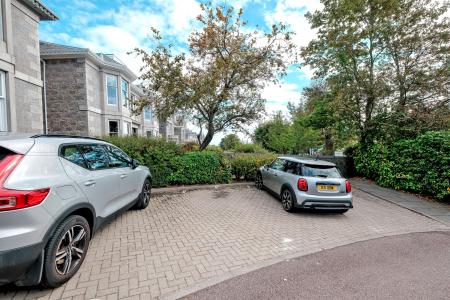 2 bedroom Flat for sale in 74H Queens Road, Aberdeen, AB15