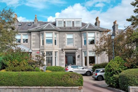 2 bedroom Flat for sale in 74H Queens Road, Aberdeen, AB15