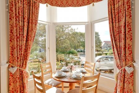 2 bedroom Flat for sale in 74H Queens Road, Aberdeen, AB15