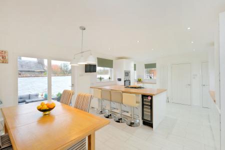 4 bedroom Detached house for sale in 146 Broomhill Road, Broomhill, Aberdeen, AB10