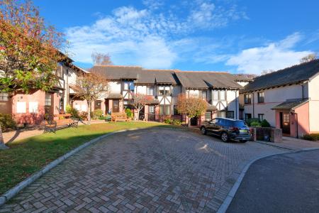 2 bedroom Flat for sale in The Rowans, Cults, Aberdeen, AB15